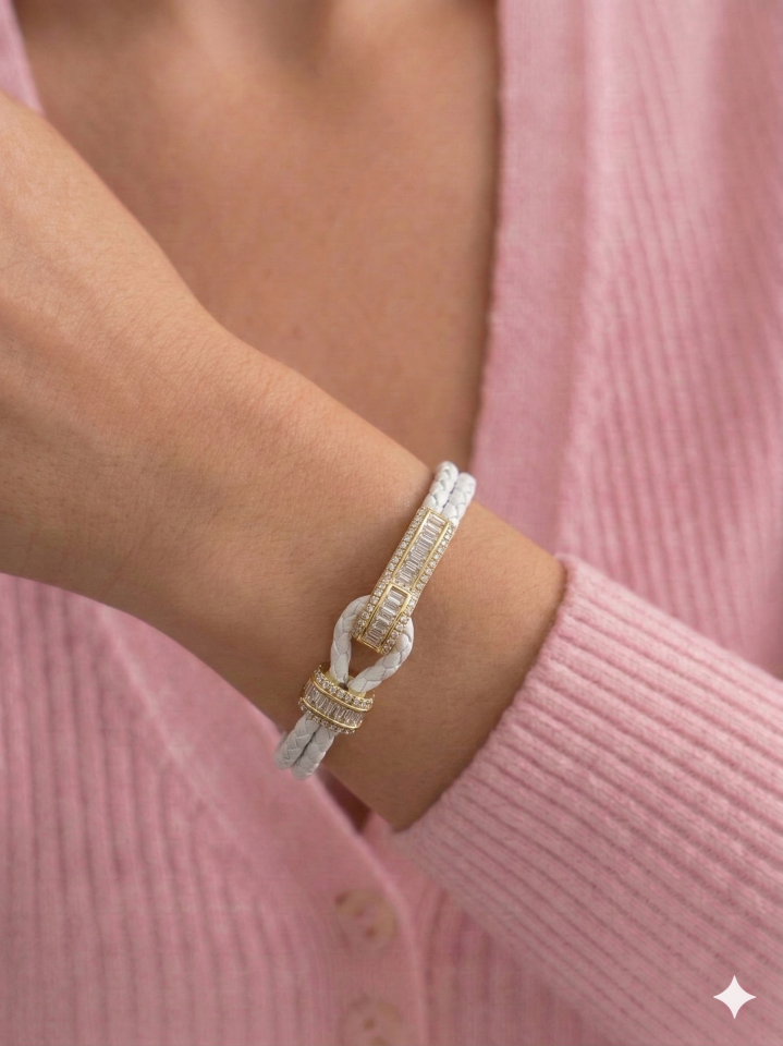 Beyaz Deri & Taşlı Gold Kelepçe Bileklik