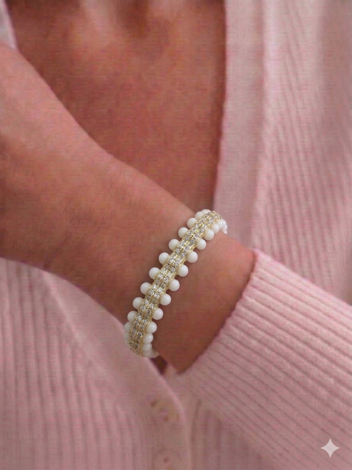 Beyaz Topçuklu Taşlı Kelepçe