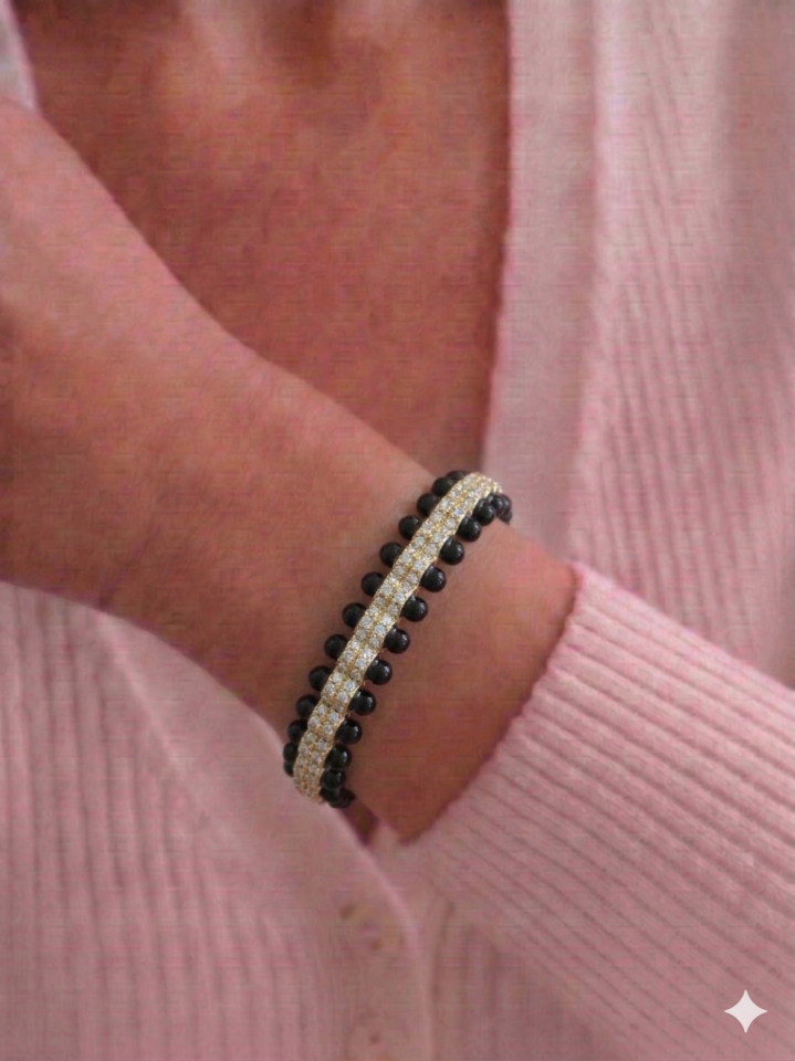 Siyah Topçuklu Taşlı Kelepçe