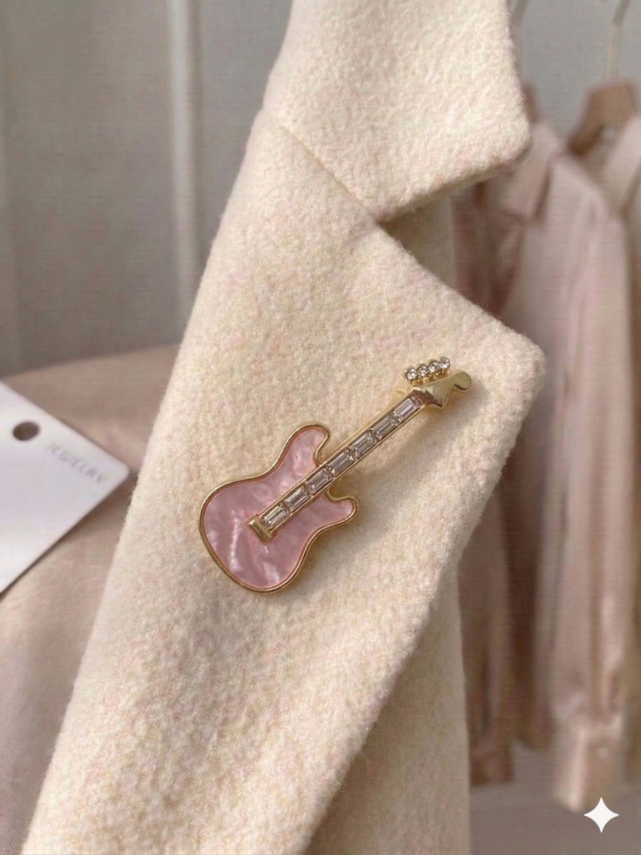Pembe Sedefli Gitar Broşu
