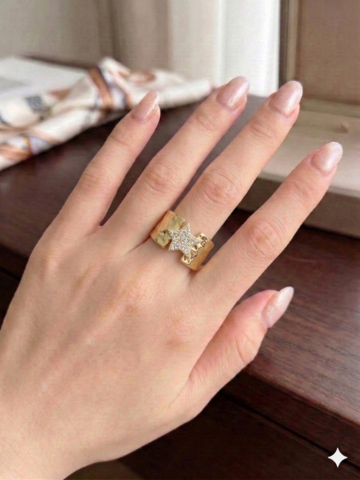 Yıldız Taşlı Gold Yüzük