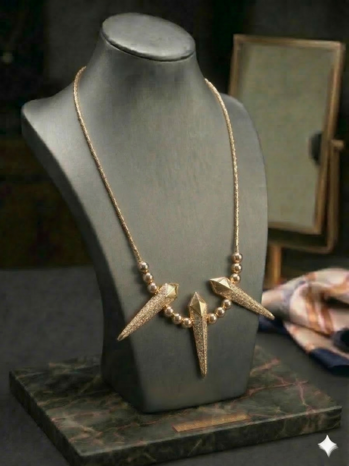 ÜÇLÜ OK ZİNCİR KOLYE