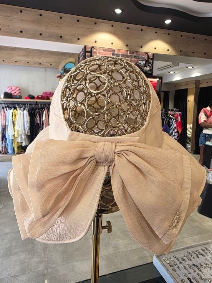 KREM FİYONKLU VİZÖR ŞAPKA (MEMBRANLI)
