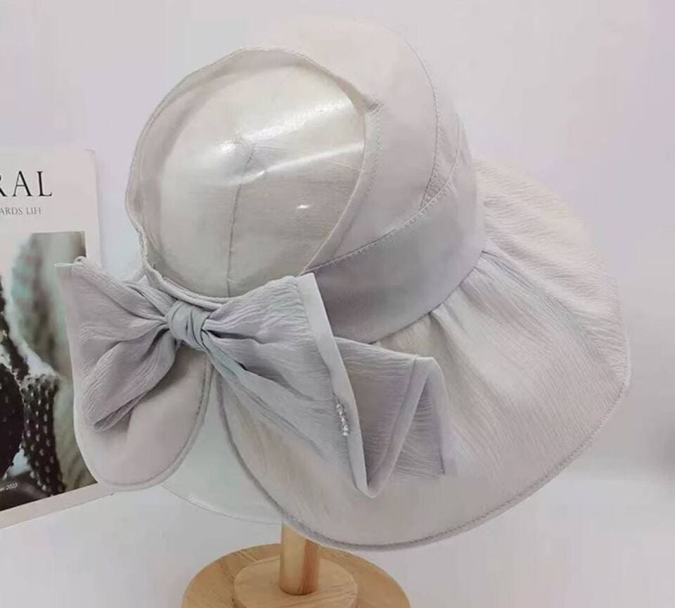 GRİ FİYONKLU VİZÖR ŞAPKA (MEMBRANLI)