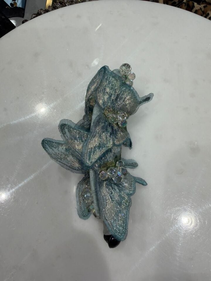 Mavi Tonlarında Kristal Taşlı Kelebek Muz Toka